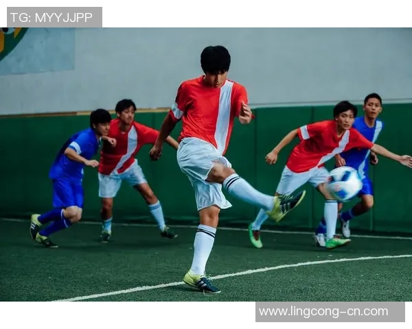 沉迷于绿茵场的足球明星们背后的故事与人生选择