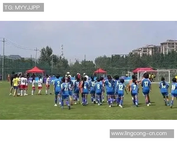 足球明星冯潇的职业生涯与成就全景介绍及个人成长历程分析 足球明星冯潇的职业生涯与成就全景介绍及个人成长历程分析