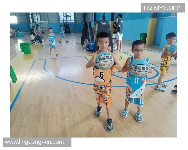 花垣篮球明星的成长之路与梦想追逐的精彩故事