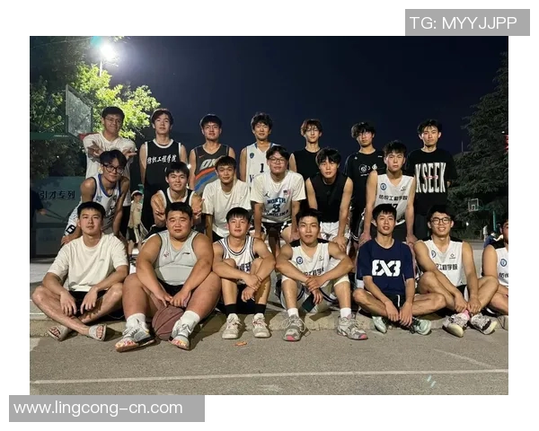 篮球明星齐聚一堂共庆荣耀时刻的精彩大合照回顾